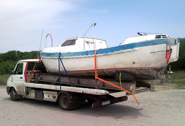 Перевозка катера  хиус-6 из Красноярска в Якутск